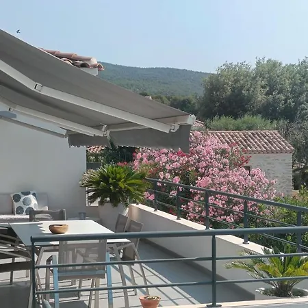 Contemporaine Piscine Chauffee,petanque, Clim * Ceyreste